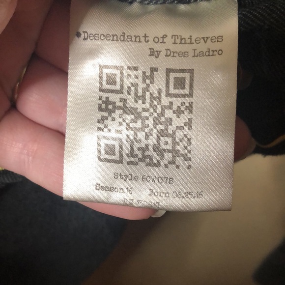 Descendants of thieves limited edition shirt - Picture 5 of 6